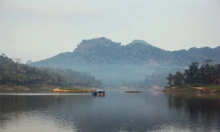 Aktivitas di Waduk Sermo