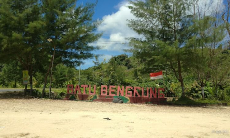 Alamat Pantai Batu Bengkung