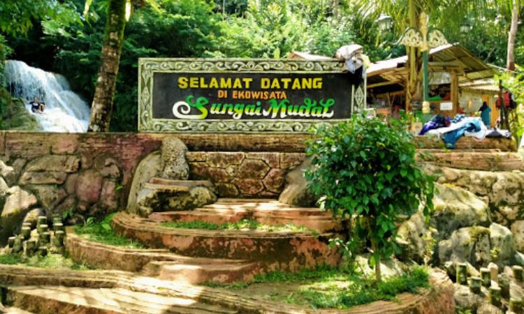 Alamat Taman Sungai Mudal