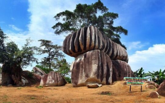Batu Belimbing, Pesona Keindahan Alam yang Berbalut Legenda di Bangka Selatan