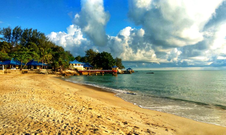 Daya Tarik Dimiliki Pantai Tanjung Pesona