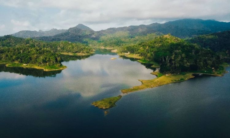 Daya Tarik Dimiliki Waduk Sermo