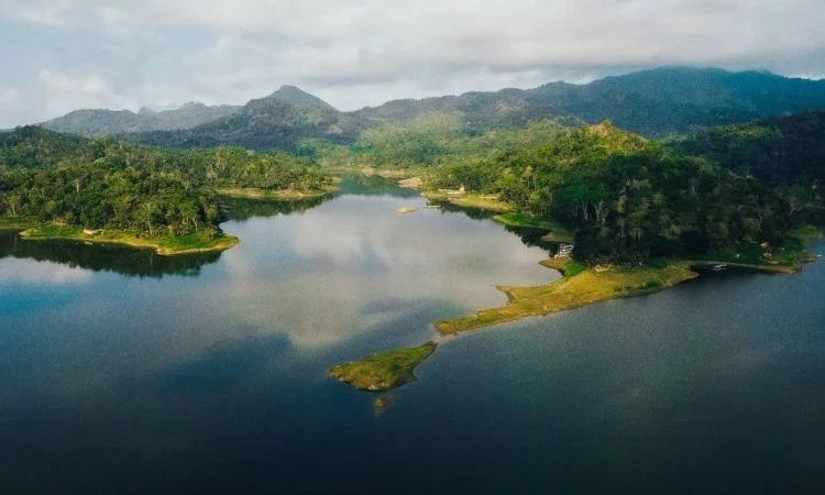 Daya Tarik Dimiliki Waduk Sermo