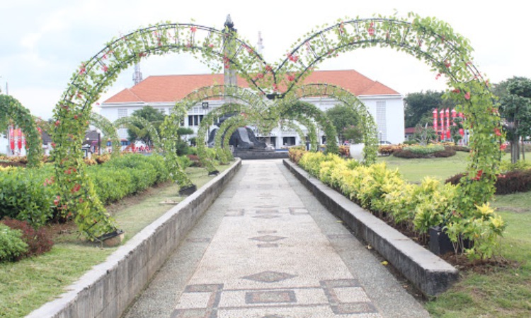 Daya Tarik Tugu Muda