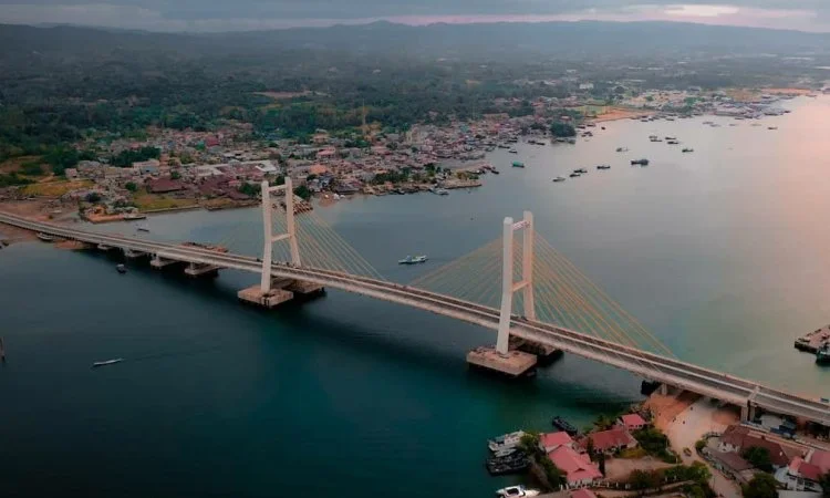 Fasilitas di Kawasan Jembatan Teluk
