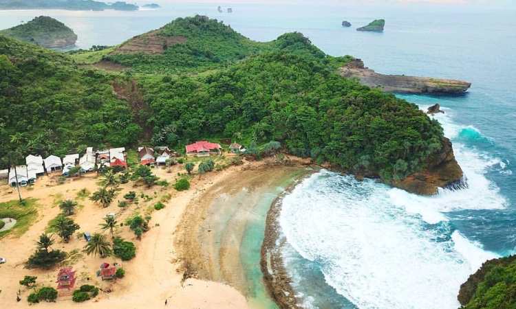 Harga Tiket Pantai Bengkung