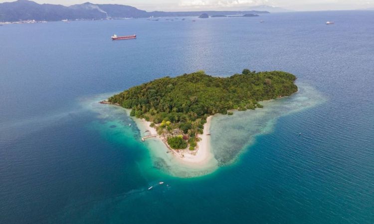 Pulau Tangkil, Pesona Pulau Mungil Eksotis Nan Indah di Pesawaran