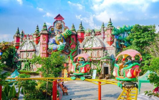 Saloka Theme Park, Taman Hiburan Favorit dengan Beragam Wahana Seru di Semarang