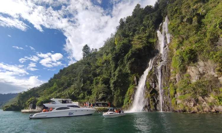 Air Terjun Situmurun