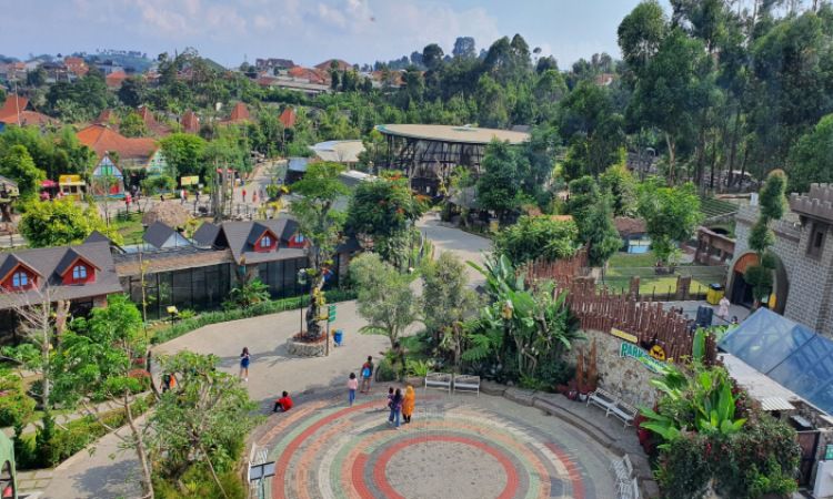 Aktivitas di Lembang Park & Zoo