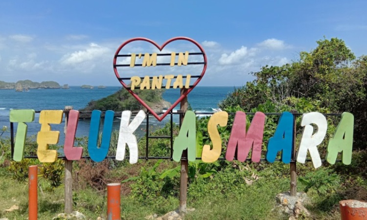 Alamat Pantai Tekuk Asmar