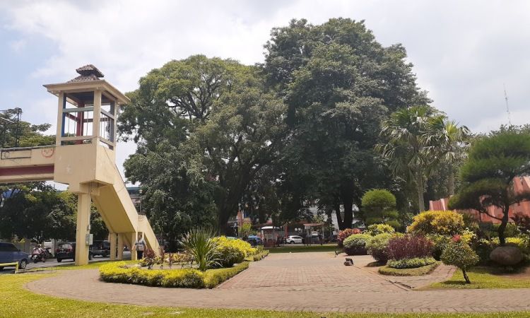 Daya Tarik Dimiliki Alun-Alun Kota Malang