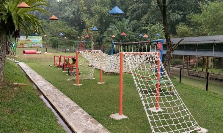 Daya Tarik Dimiliki Cibalung Happy Land