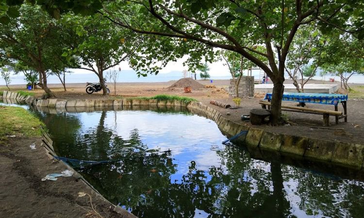 Daya Tarik Dimiliki Pantai Cacalan