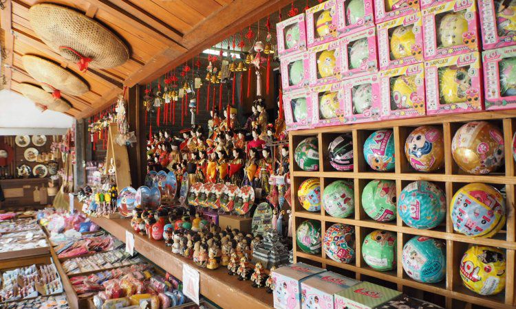 Fasilitas Floating Market Lembang