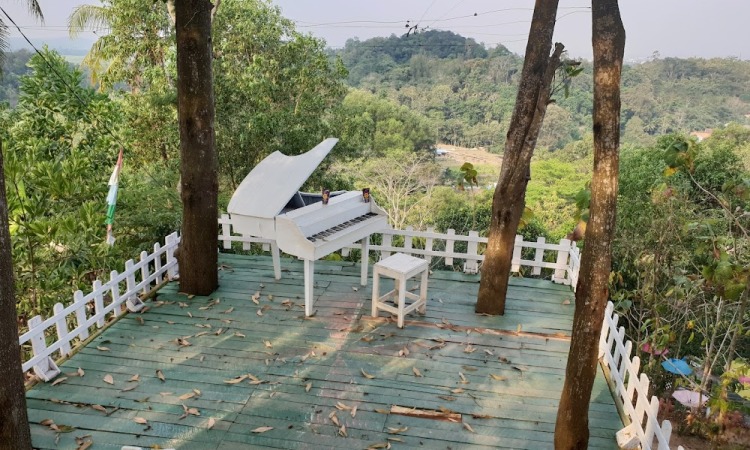 Harga Tiket Bukit Pangonan