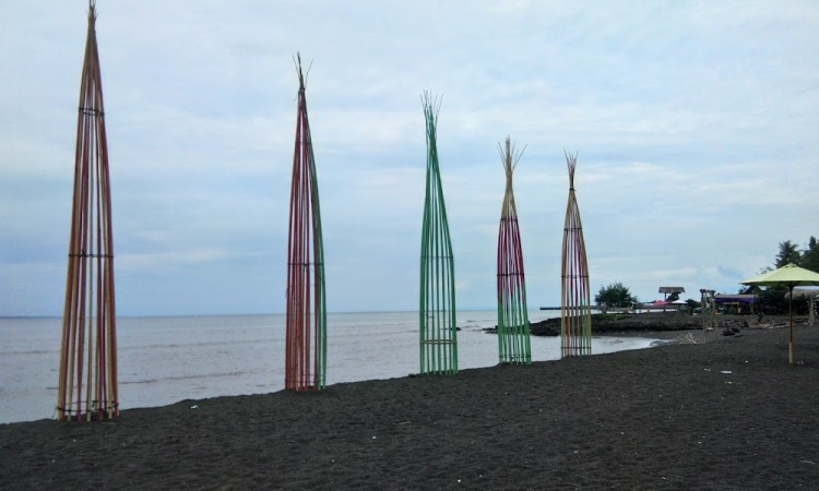 Harga Tiket Pantai Cacalan