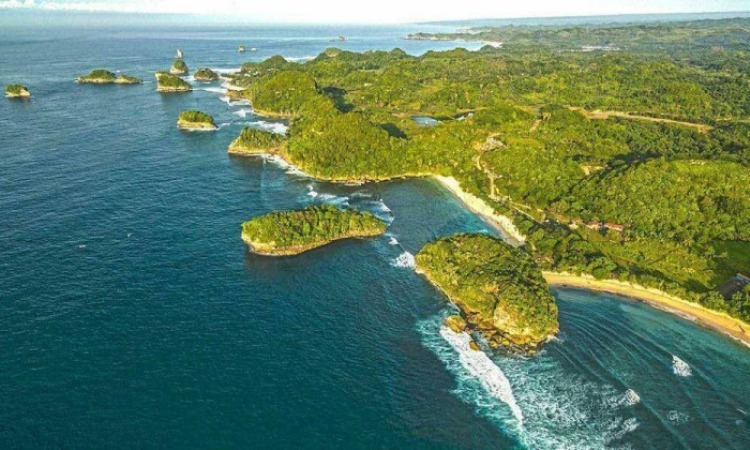 Harga Tiket Pantai Teluk Asmara