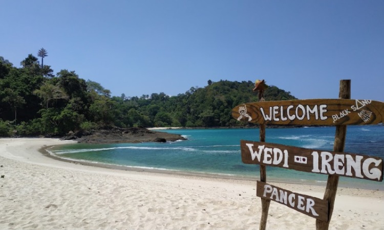 Harga Tiket Pantai Wedi Ireng