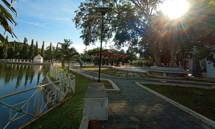 Fasilitas Taman Putroe Phang