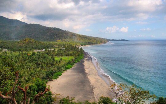 8 Wisata Pantai di Lombok Barat Paling Hits Dikunjungi