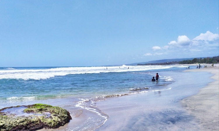 Aktivitas Menarik di Pantai Manalusu