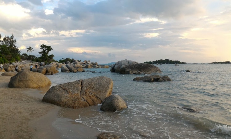 Aktivitas Menarik di Pantai Penyusuk