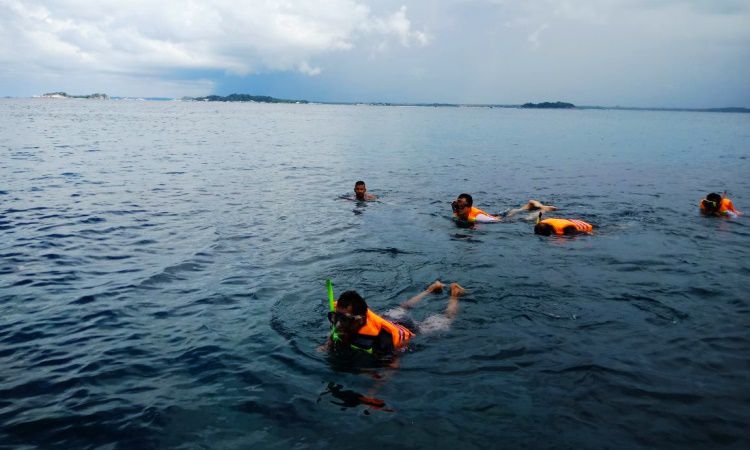 Aktivitas Seru Pantai Tanjung Pendam Belitung