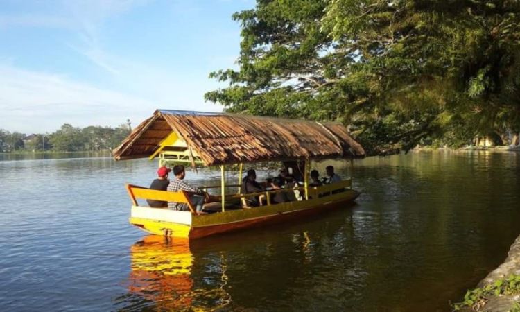 Aktivitas di Danau Raja Rengat