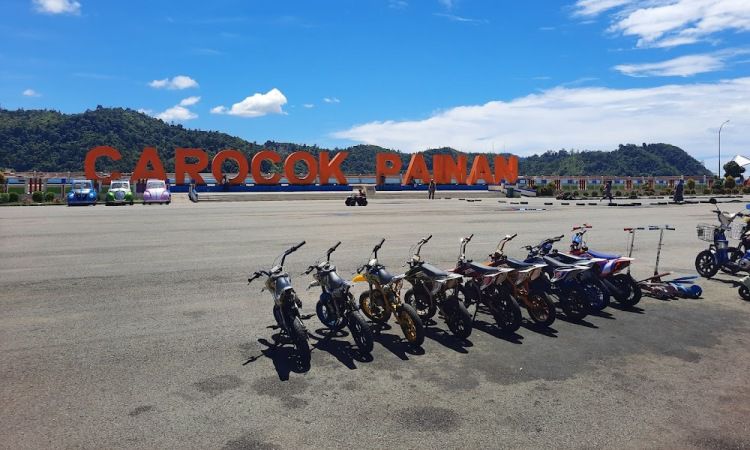 Alamat Pantai Carocok