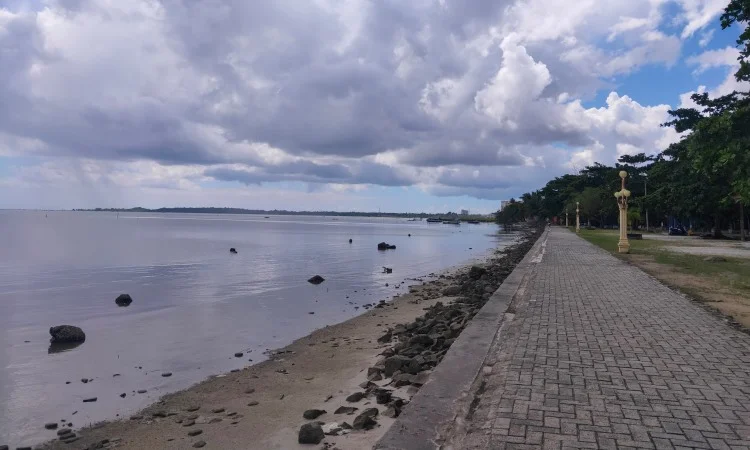 Alamat Pantai Tanjung Pendam Belitung