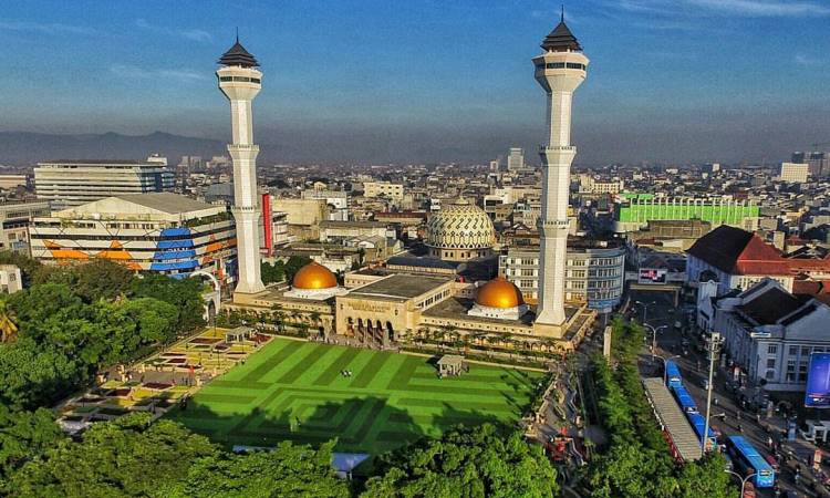 Daya Traik Masjid Raya Bandung