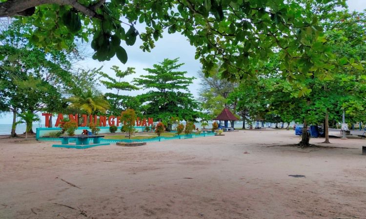 Tiket Pantai Tanjung Pendam Belitung