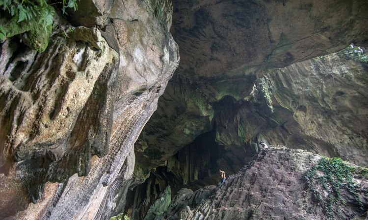 Aktivitas Menarik di Goa Batu Kapal