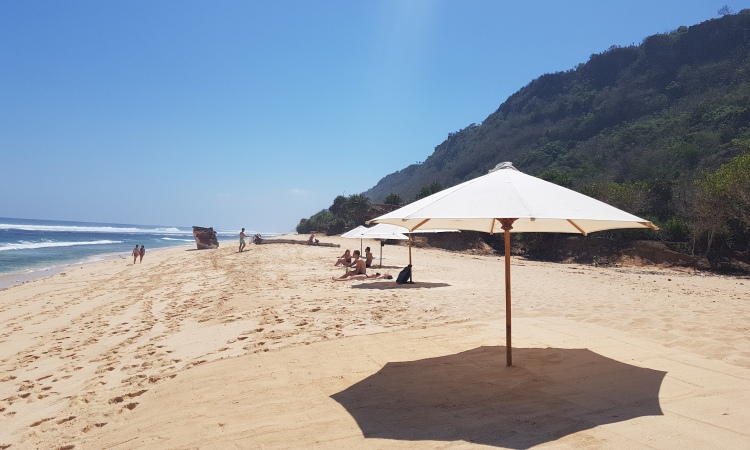 Aktivitas Menarik di Pantai Nunggalan