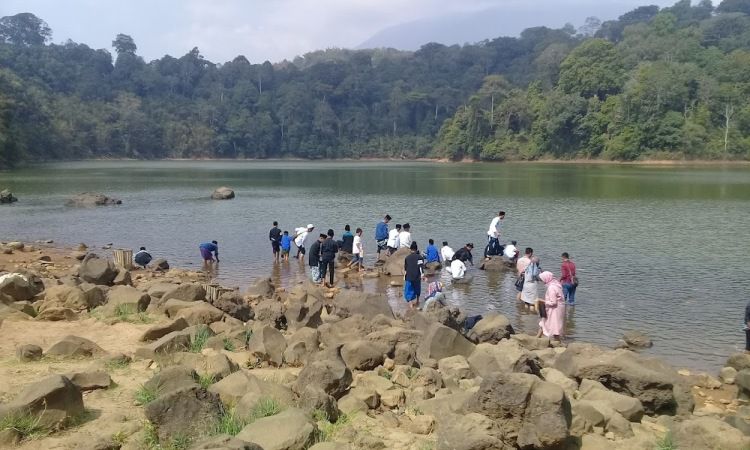 Aktivitas Menarik di Situ Sangiang