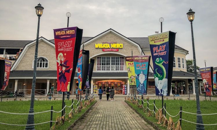 Aktivitas di Taman Wisata Merci