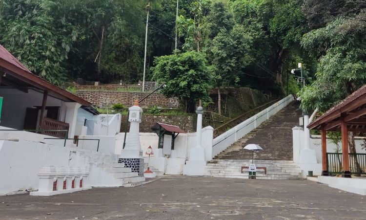 Alamat Makam Raja- Raja Imogiri