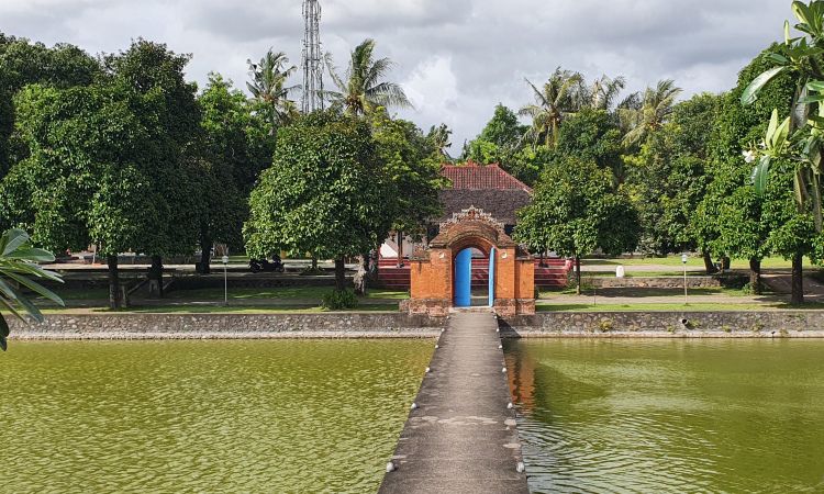 Daya Tarik Dimiliki Taman Mayura