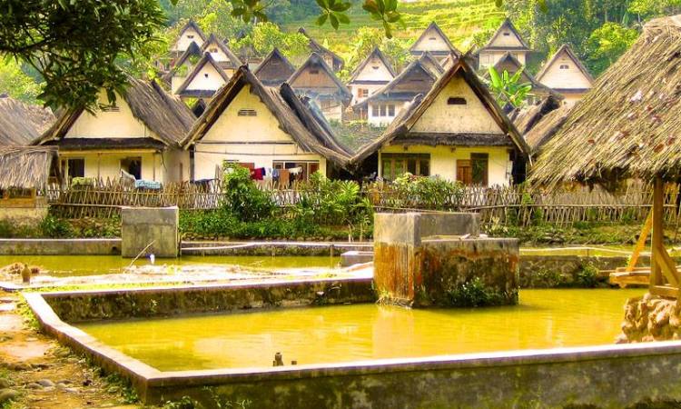 Daya Tarik DimilikiKampung Naga Tasikmalaya