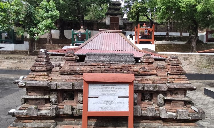 Daya Tarik Makam Raja-Raja Imogiri