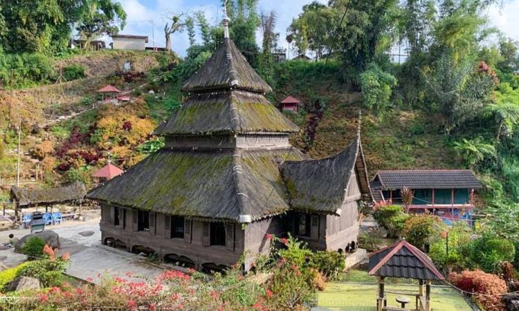 Daya Tarik Masjid Tuo Kayu Jao