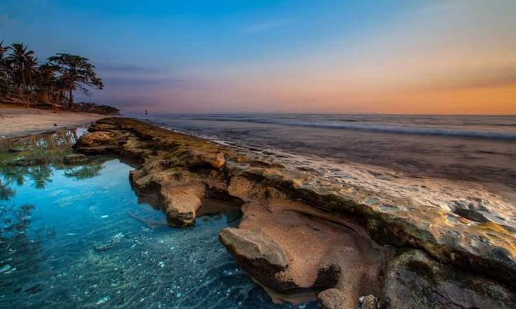 Daya Tarik Pantai Kerandangan