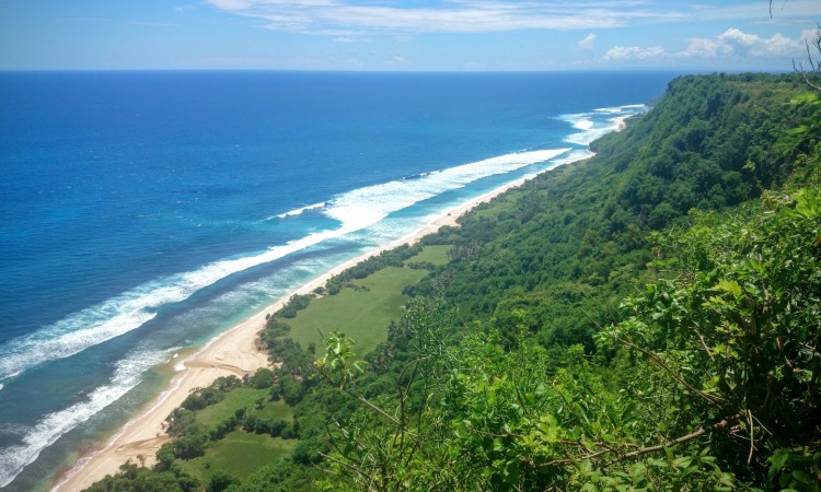 Daya Tarik Pantai Nunggalan