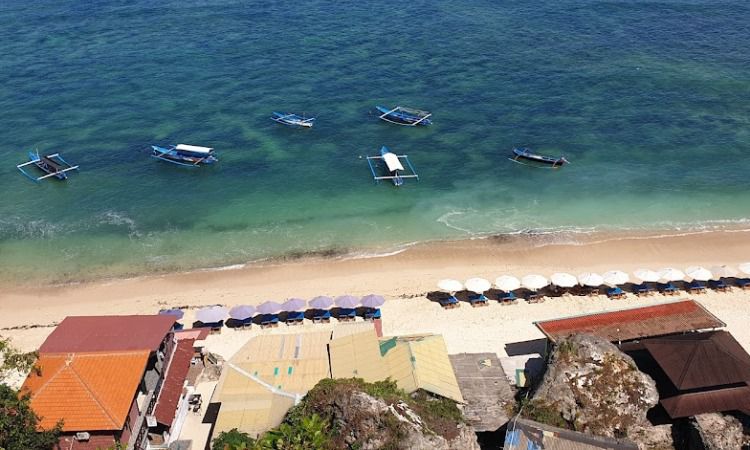 Daya Tarik Pantai Thomas