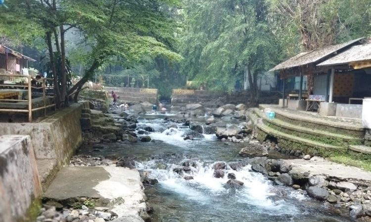 Harga Tiket Wisata Cipanis