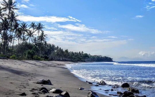 Pantai Kerandangan, Pesona Pantai Pasir Putih Indah di Lombok