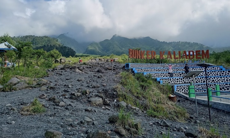 Aktivitas di Bunker Kaliadem Merapi