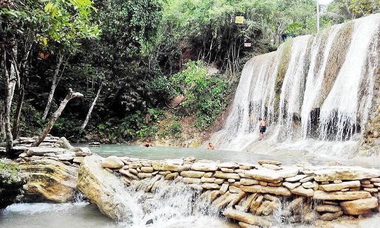Aktivitas di Curug Pulosari