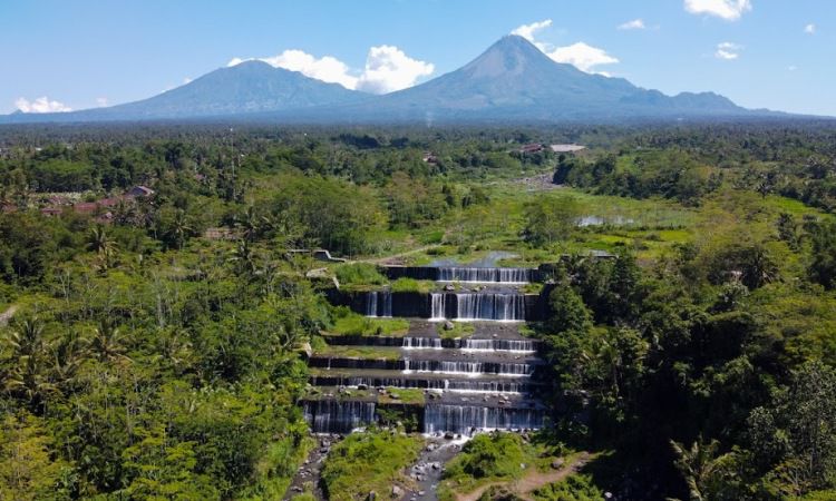 Alamat Grojongan Watu Purbo